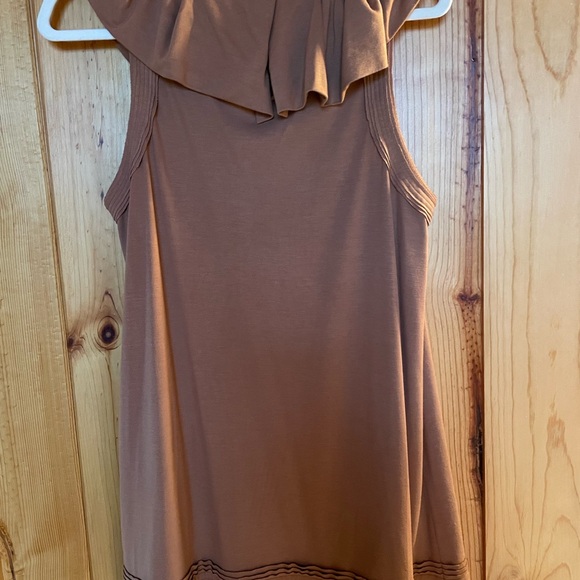 Light brown statement piece. - Picture 3 of 5